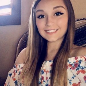 Meet your Posher, Tia